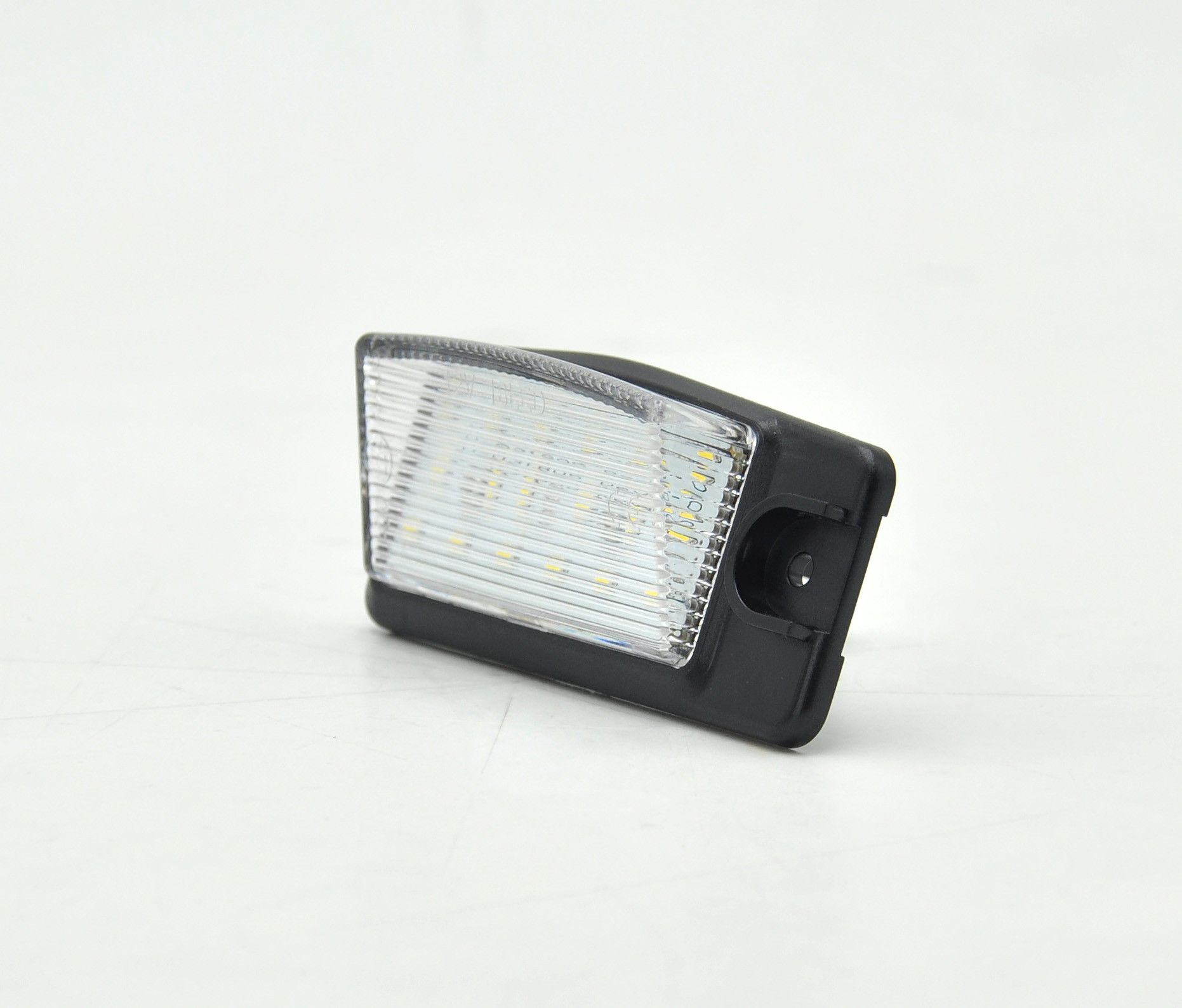 products/870/sijalice za tablice nissan xtrail.jpg - LED SIJALICE ZA OSVETLJENJE TABLICE - NISSAN 031805 - Xenon Svetla Beograd